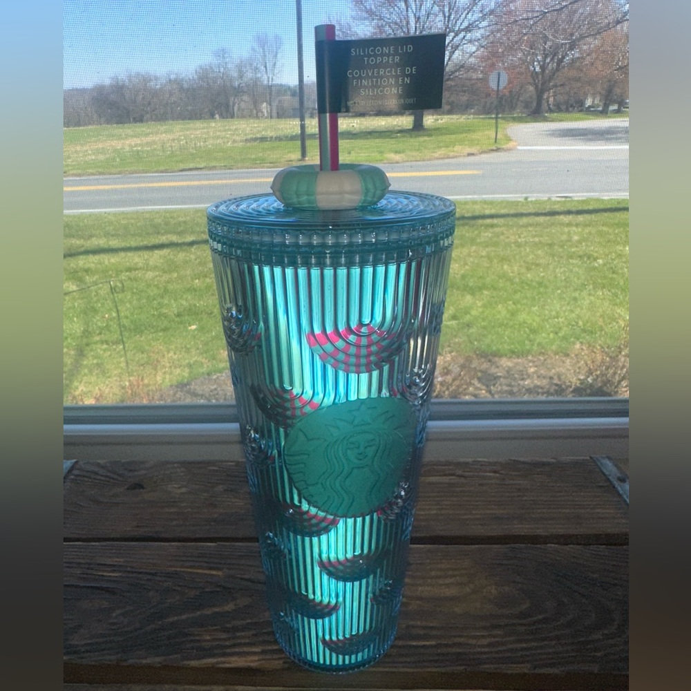2025 STARBUCKS SHELLS/SCALES BLUE & PINK 24oz TUMBLER LIFE PRESERVER LID TOPPER - Picture 6 of 9